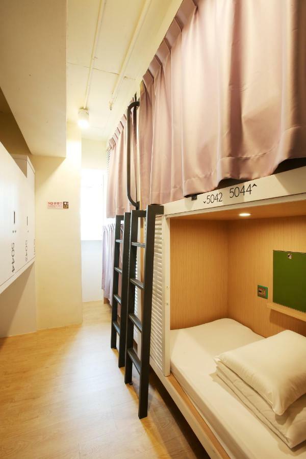 Loosha Hostel Taichung Buitenkant foto