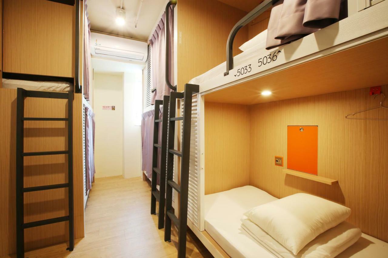 Loosha Hostel Taichung Buitenkant foto