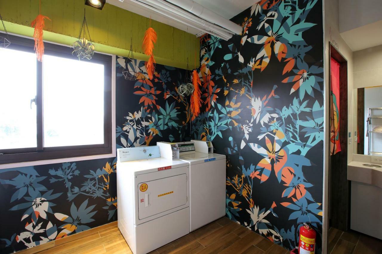 Loosha Hostel Taichung Buitenkant foto