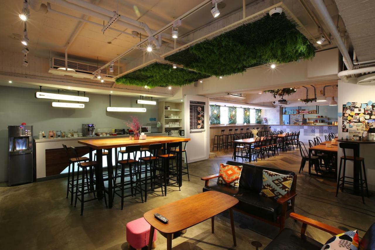 Loosha Hostel Taichung Buitenkant foto