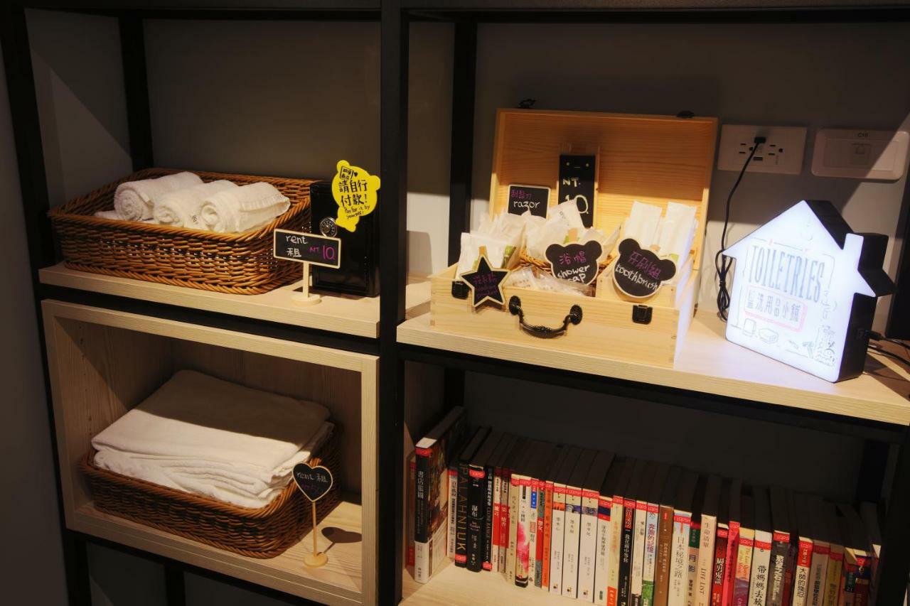 Loosha Hostel Taichung Buitenkant foto