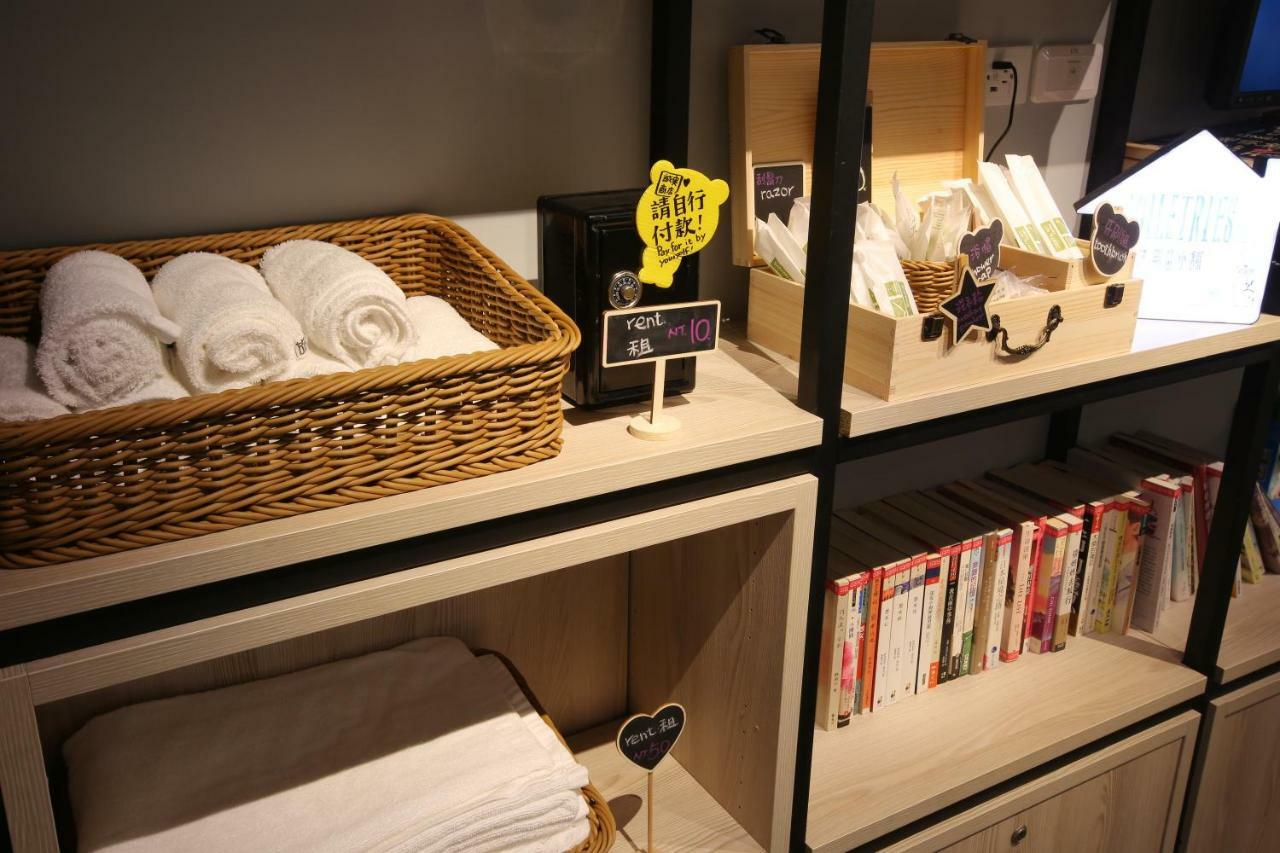 Loosha Hostel Taichung Buitenkant foto