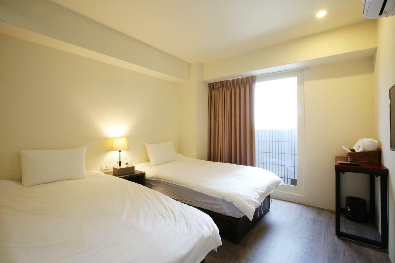 Loosha Hostel Taichung Buitenkant foto