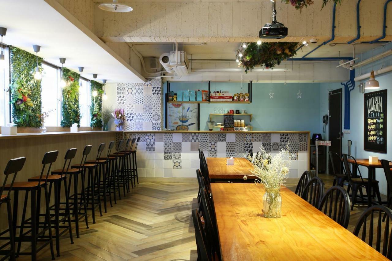 Loosha Hostel Taichung Buitenkant foto