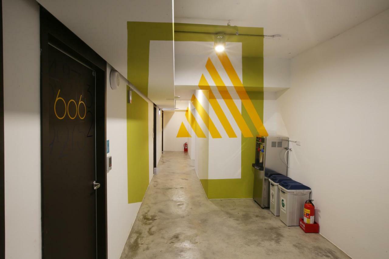Loosha Hostel Taichung Buitenkant foto